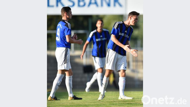 Josef Rodler (links) und Michael Busch (rechts) spielen auch in der Landesligasaison 2019/20 für die SpVgg SV Weiden. Bild: A. Schwarzmeier