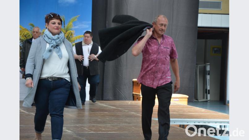 Frische Frühjahrsmode mit Anja Dubrowski und Reiner Joas. Bild: jr