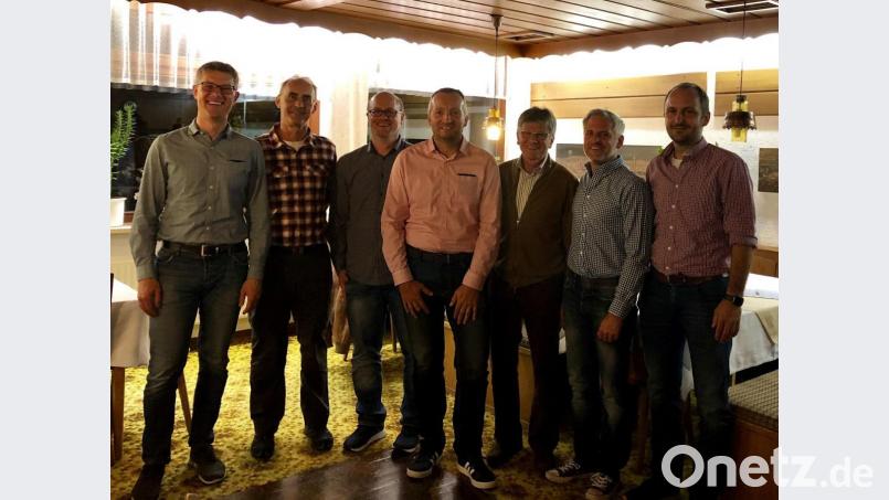 Der neue Vorstand des Fördervereins Skilanglaufzentrum Silberhütte. Das Bild zeigt von links Manfred Göhl, Alfred Schöberl, Jürgen Mark, Andreas Ackermann, Rudi Trummer, Frank Kiener und Matthias Ziegler (es fehlt Stefan Schnurrer). Bild: exb