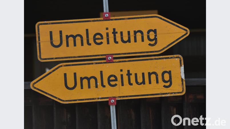 Eine Umleitung ist ausgeschildert Symbolbild: Angelika Warmuth/dpa