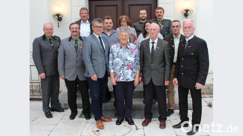 Heinz Schultes (2v.r. vorne) feierte seinen 80. Geburtstag Bild: agr