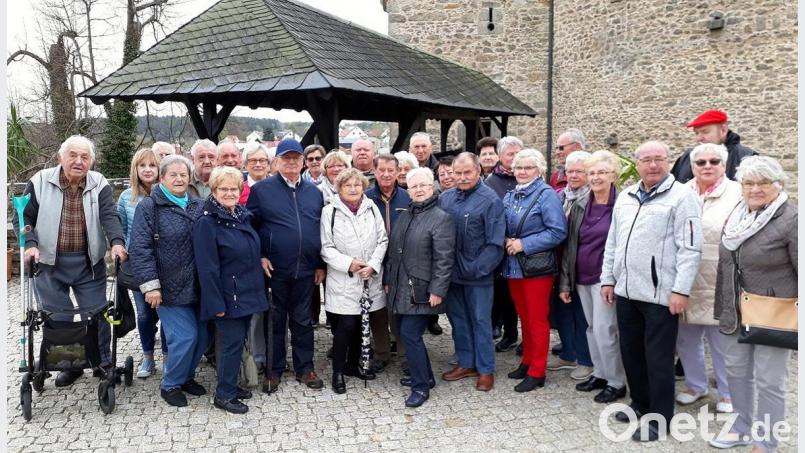 Die SPD AG 60plus besichtigt die Burg Falkenberg. Bild: Dobmeier