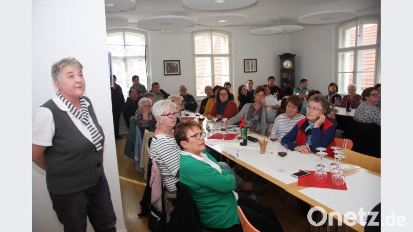 Die Bürgerversammlung in Sachen Primiz leitete Martina Mark (links), bei der auch die Fäden zusammenlaufen. Bild: wro