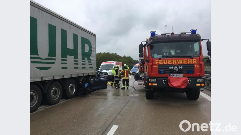 Feuerwehr und Rettungskräfte waren im Großeinsatz. Bild: Gustl Beer