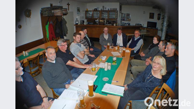 Der Ortsverband der Freien Wähler Neualbenreuth hielt seine Jahreshauptversammlung im Gasthof &quot;Zum Tillenblick&quot; ab Bild: enz