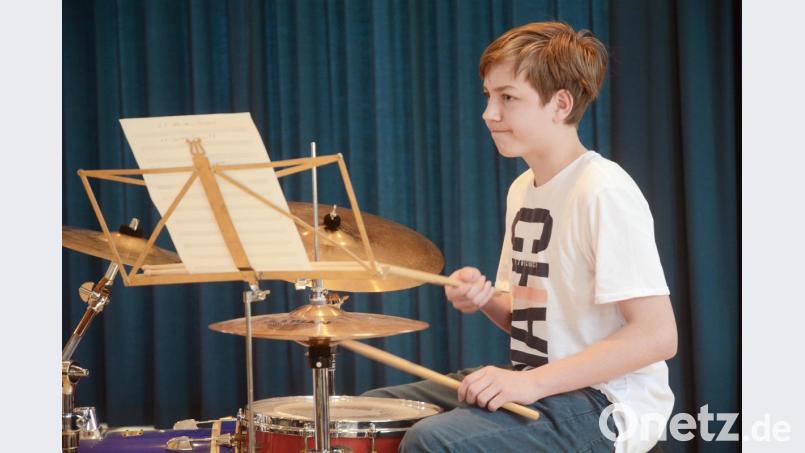 Die jungen Musiker geben beim Frühlingskonzert der Franz-Grothe-Schule einen Einblick in ihr Können. Bild: Gabi Schönberger