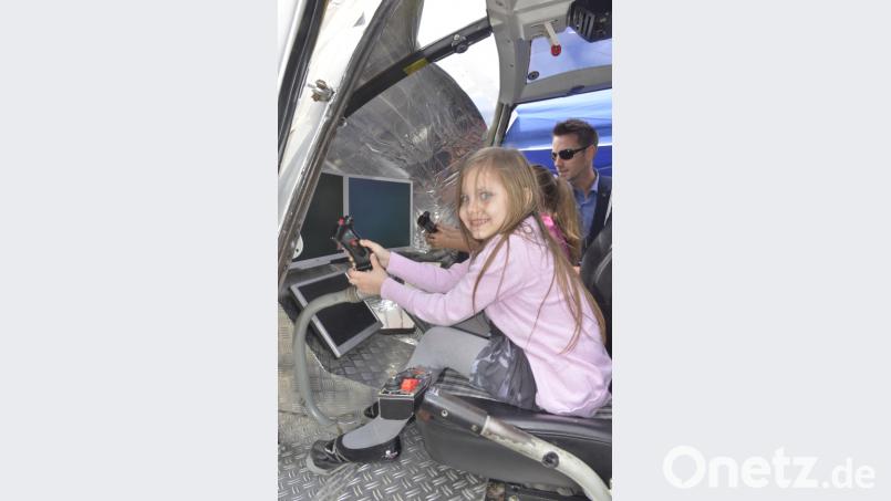Der Simulator für Polizeihubschrauber ist für Klein und Groß eine Herausforderung. Bild: Karin Wilck