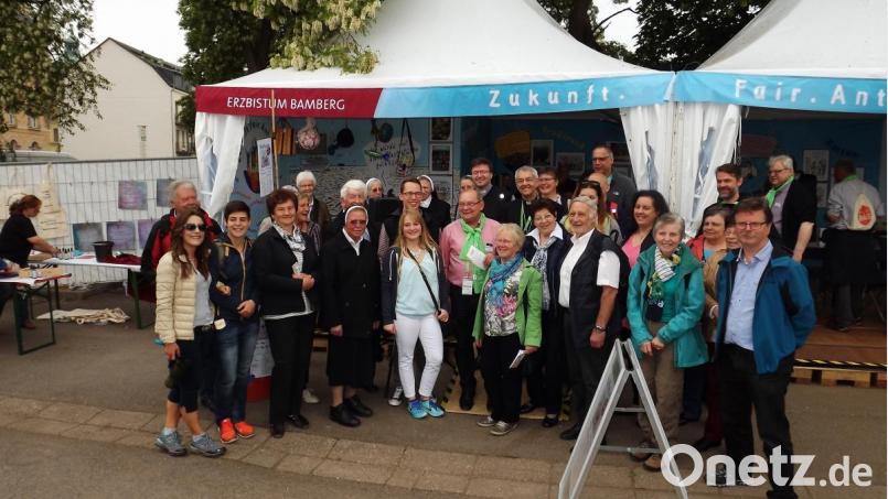 Beim Katholikentag 2016 in Leipzig: Treffen der Teilnehmer aus dem Dekanat Auerbach mit Erzbischof Ludwig Schick. Bild: sck