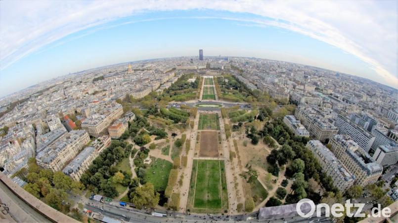 Der Blick vom Eiffelturm auf Paris, aufgenommen mit dem Fisheye. Bild: exb/Thomas Enslein