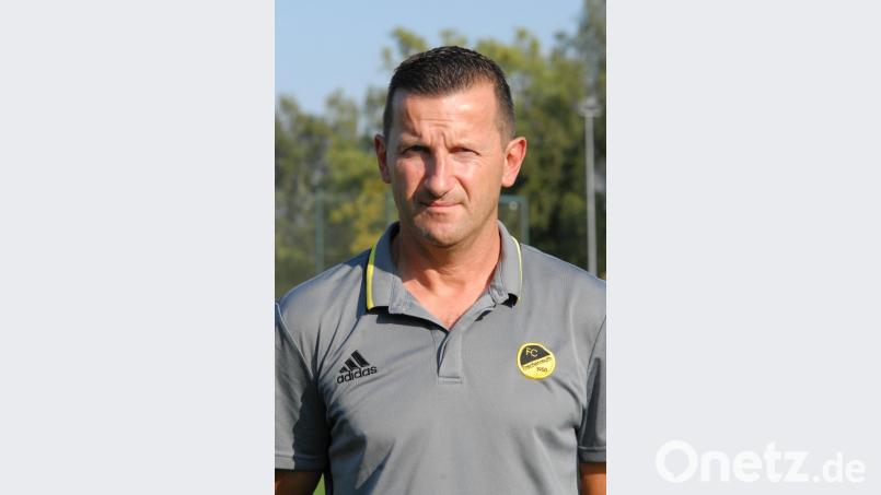 Nach zwei erfolgreichen Jahren verabschiedet sich Trainer Udo Schnurrer. vom FC Tirschenreuth. Am Samstag trifft er im letzten Heimspiel ausgerechnet auf seinen neuen Verein TSV Thiersheim. Bild: gb