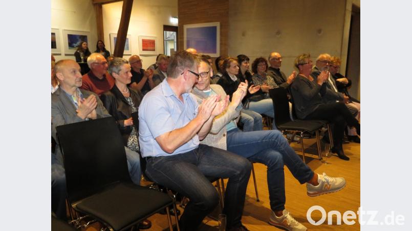 Zahlreiche Gäste haben an der Vernissage teilgenommen. Bild: ubb