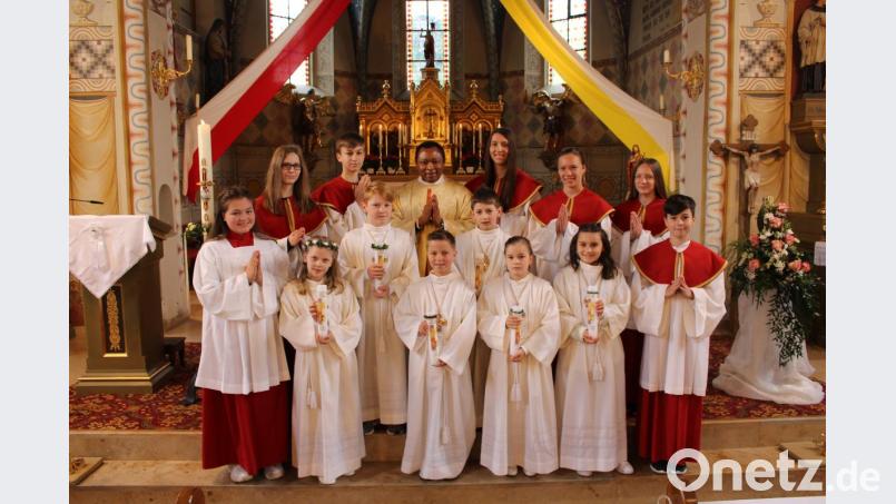 Sechs Kinder feierten das Fest der Erstkommunion. Bild: ema