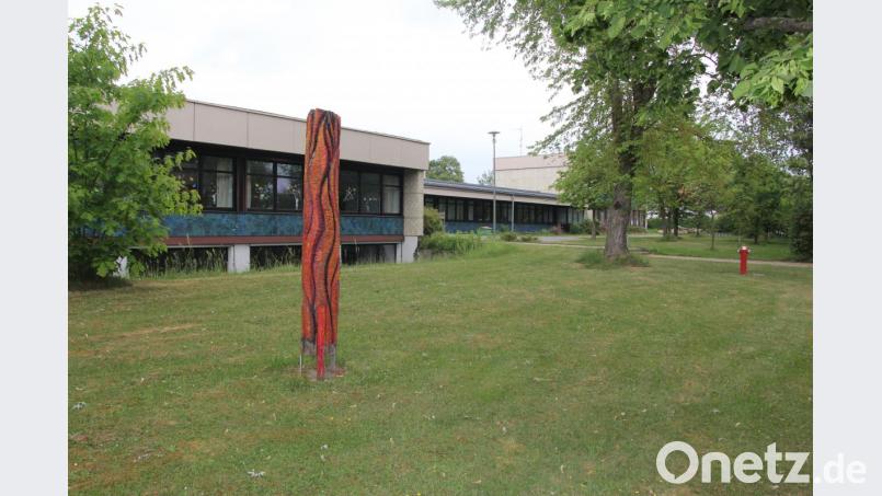 An der Mittelschule (Bild) soll ein Blockheizkraftwerk entstehen. Dieses wird mit dem neuem Kindergarten verbunden. Bild: ral
