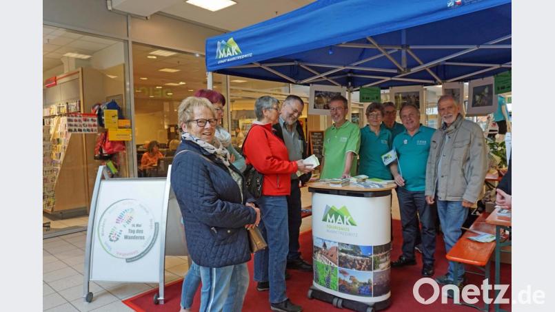 Infostand zum Tag des Wanderns. Bild: exb