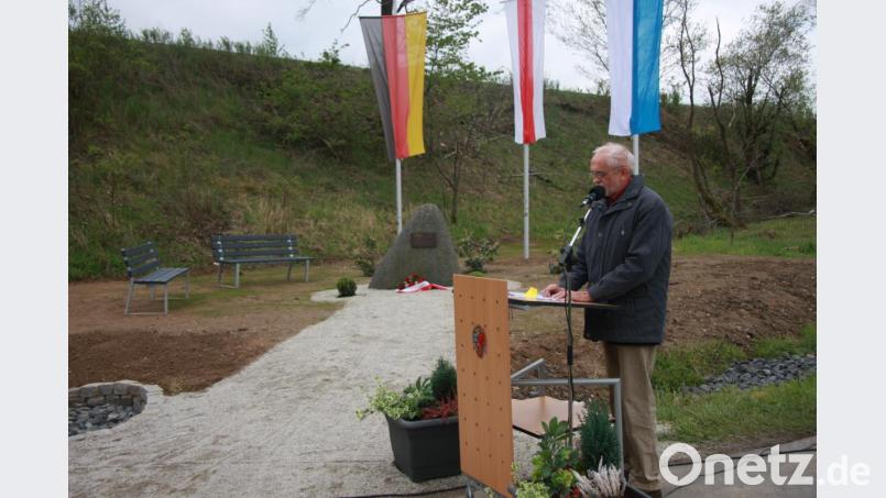 Einführende, aber auch mahnende Worte sprach der Wiesauer Historiker Adalbert Busl. Bild: wro