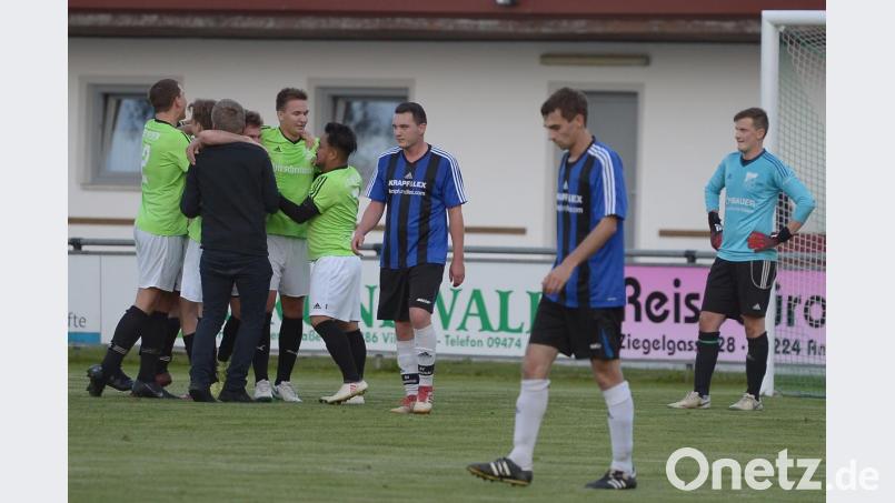Fußball A-Klasse Süd
letzter Spieltag
SG Rieden II - SG Etzenricht II 4:1 (2:1) Bild: ref