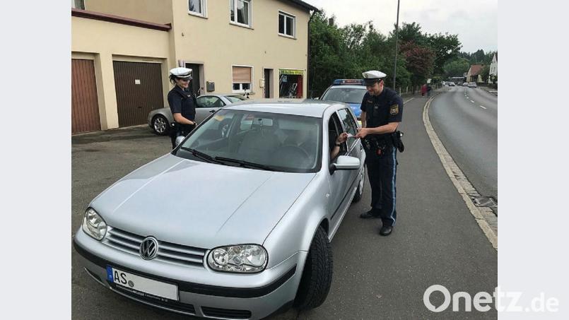 In der Hofgartenstraße richtete die Polizei eine Kontrollstelle ein. Bild: Polizei
