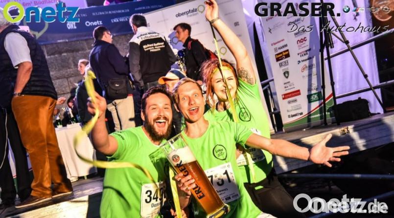 Auf dem Weg zum Triple. Im letzten Jahr holten die Loew-Läufer den Pokal für die teilnehmerstärkste Firma. Dieses Jahr sind "Dr. Loew Soziale Dienstleistungen" mit 362 Läufern gemeldet. Bild: Gabi Schönberger