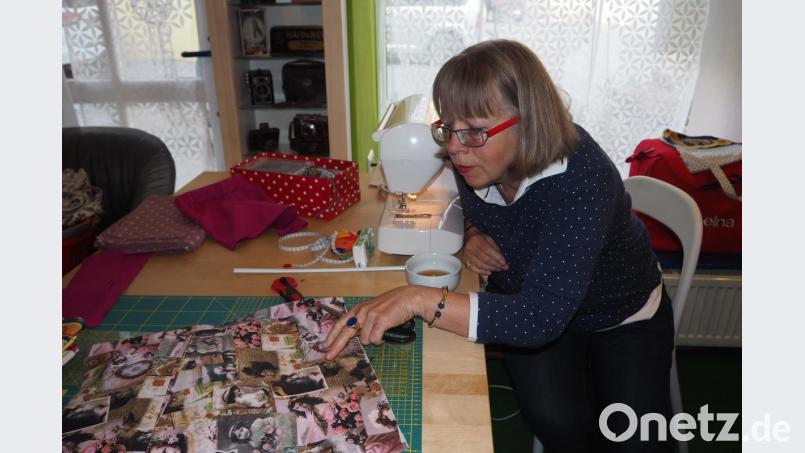Cornelia Schäfer macht sich Gedanken, wie man die originellen Stoffreste am effektivsten verwenden kann: für den Taschenboden, die Seiten oder die Henkel. Bild: bl