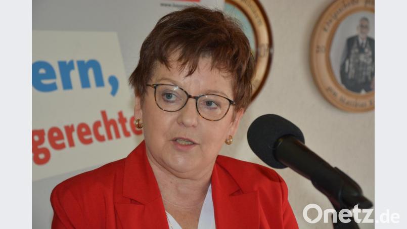 Brigitte Scharf ist neue Vorsitzende der SPD im Landkreis Tirschenreuth. Die Rentnerin wurde am Samstag mit überwältigender Mehrheit gewählt und löst nach 17 Jahren den bisherigen Kreisvorsitzenden Rainer Fischer ab. Bild: jr