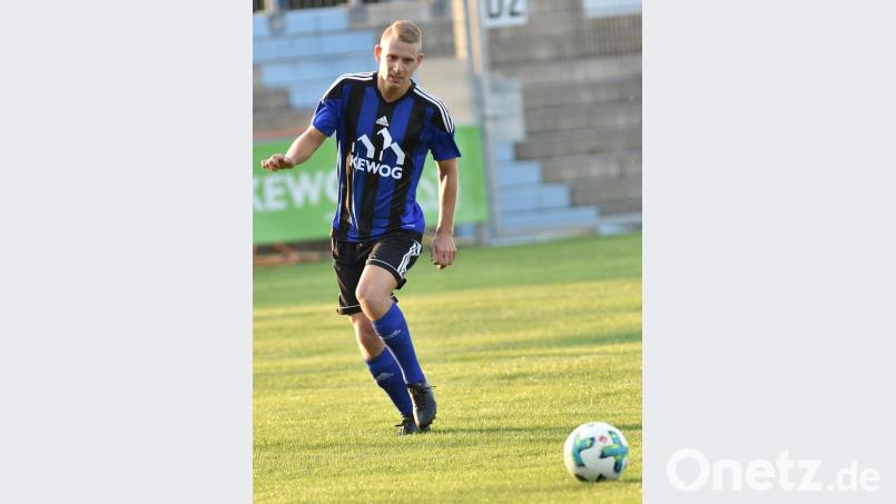 Florian Rupprecht erzielte den einzigen Weidener Treffer in Cham. Bild: A. Schwarzmeier