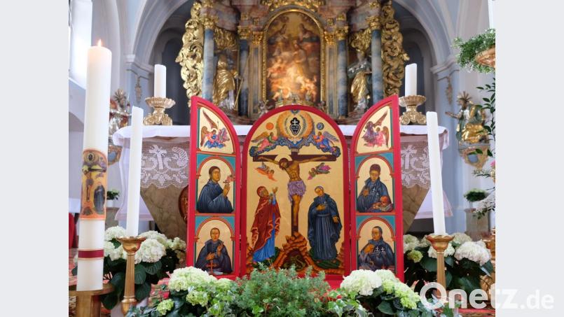 Noch bis zum 22. Mai kann das außergewöhnliche und farbenprächtige Bildnis, das als Jubiläumsikone in der Miesbergkirche ausgestellt ist, betrachtet werden. Bild: mab