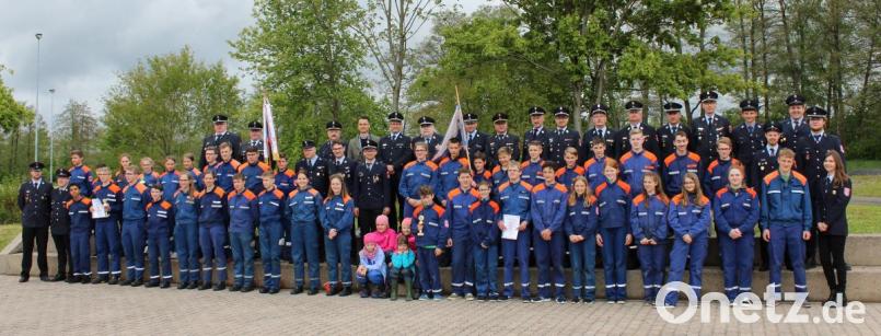 Alle vier Gruppen der Jugendfeuerwehren des Landkreises Tirschenreuth qualifizierten sich beim Kreisentscheid des Bundeswettbewerbes der Deutschen Jugendfeuerwehren in Kemnath für den Bezirksentscheid. Bild: mde