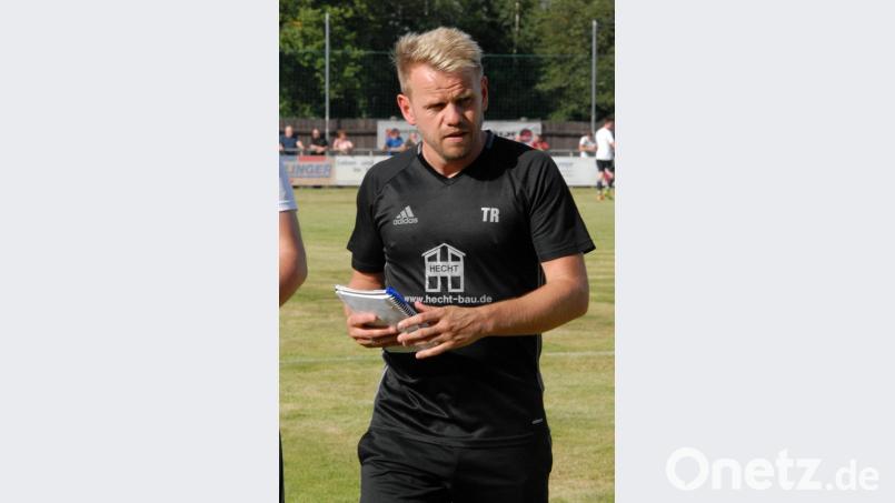 Der Mitterteicher Trainer Andreas Lang war enttäuscht vom Auftritt seiner Mannschaft bei der 0:4-Pleite beim TSV Nürnberg-Buch. Bild: gb