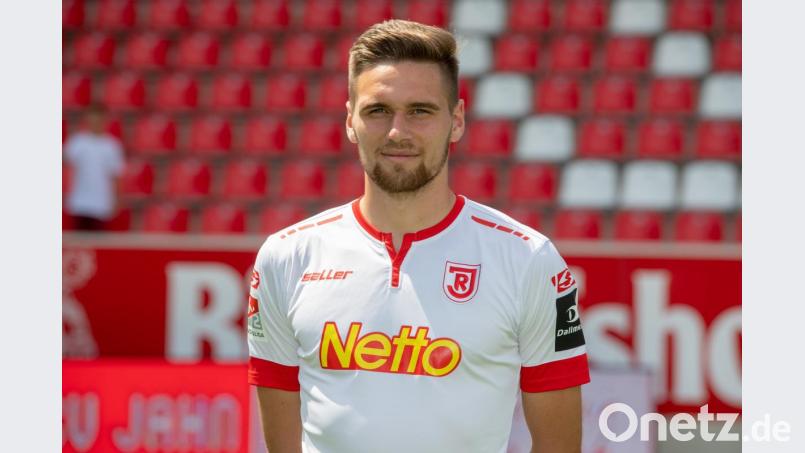Jonas Nietfeld vom SSV Jahn Regensburg. Foto: Armin Weigel/Archivbild Bild: Armin Weigel