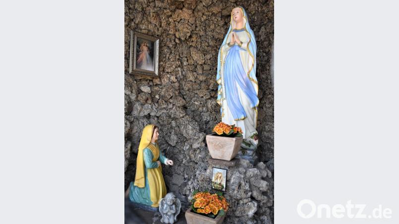 Im Inneren der Lourdesgrotte Bild: rgr