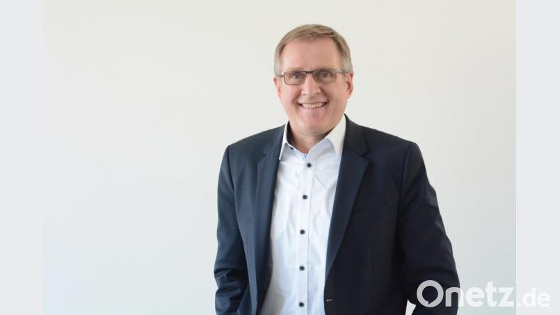 „Wenn ein Fahrzeug heute auf den Markt kommt, liegen bereits drei bis vier Jahre Projektarbeit hinter uns“, sagt Claudius Grüner, Chef-Entwickler beim Flosser Kabelspezialisten. Bild: Gabi Schönberger