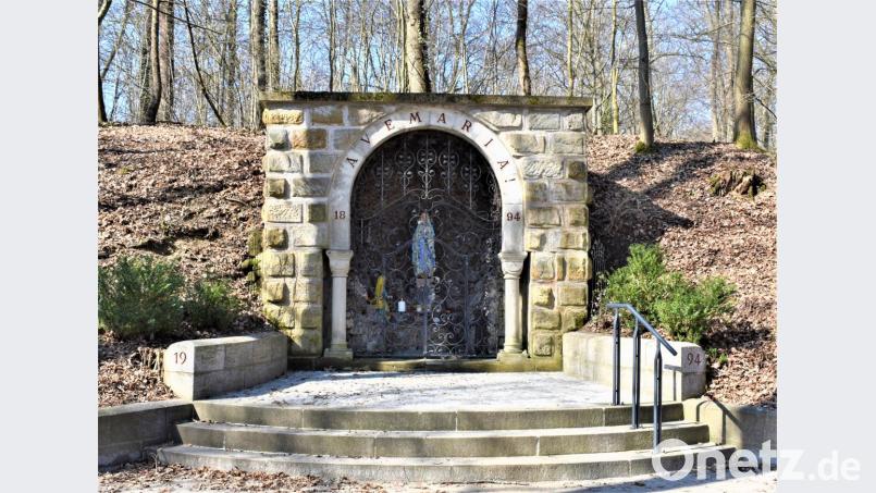 Die Grafenwöhrer Lourdesgrotte feiert in diesem ein Jubiläum. Seit 125 Jahren beten dort Gläubige. Bild: rgr