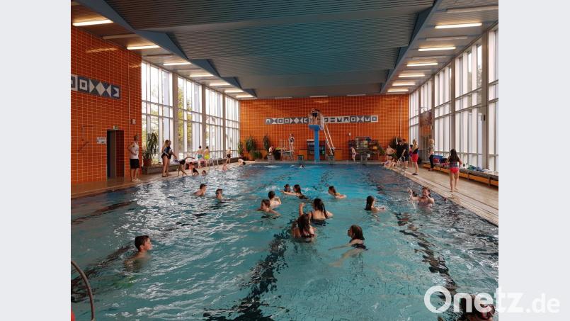 Großen Spaß hatten die 80 Schüler und Schülerinnen beim ersten interkulturellen Schwimmfest im Ozon-Hallenbad Moosbach. Die Sieger wurden mit Medaillen ausgezeichnet. Bild: gi