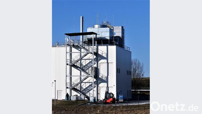 Das BHKW der Firma &quot;Ponnath - die Metzgermeister&quot; ist in diesem Gebäudeanbau an die Produktion untergebracht. Bild: Holger Stiegler