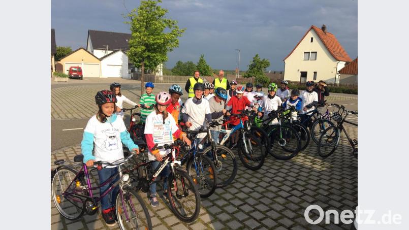 Die Viertklässler der Grundschule Freihung bei der Fahrradprüfung. Bild: exb