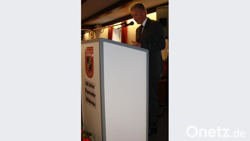 Ehrenabend der Feuerwehr Wildenau. Es zeigt den Bürgermeister Lothar Müller beim Grußwort Bild: lk