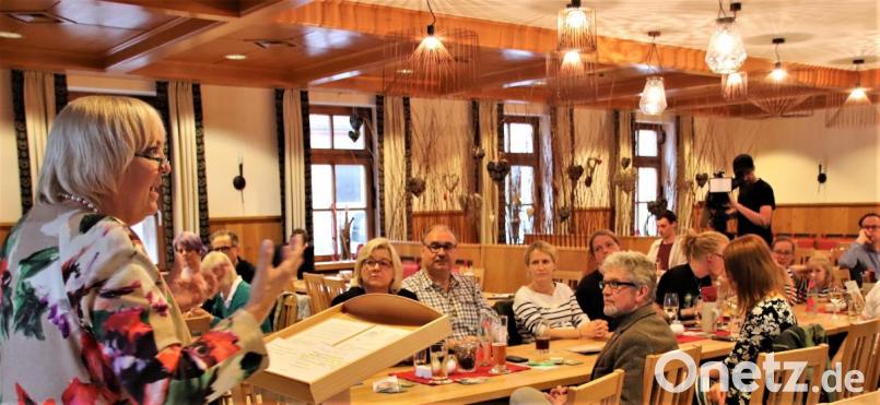 Die Grünen-Spitzenpolitikerin Claudia Roth, die selbst mehrere Jahre Abgeordnete im Europaparlament war, sprach auf Einladung der Grünen-Kreisverbandes in Neunburg vorm Wald. Bild: Thomas Dobler