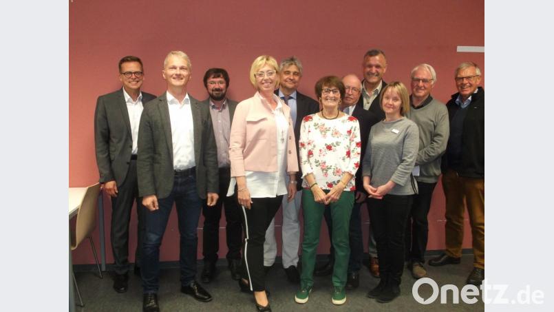 Der Vorstand erhält erneut das Vertrauen: (von links) Alexander Brittinger (Schatzmeister), Matthias Loew (Beirat), Robert Weiß (Schriftführer), Sabine Zeidler (Beirat), Wolfgang Rechl (Beirat), Waltraud Koller-Girke (1. Vorsitzende), Bernhard Steghöfer (2. Vorsitzender), Hans-Jürgen Gmeiner (Beirat), Susanne Wagner (Beirat), Ehrenfried Lachmann (3. Vorsitzender) und Manfred Hausel (Rechnungsprüfer). Bild: trj