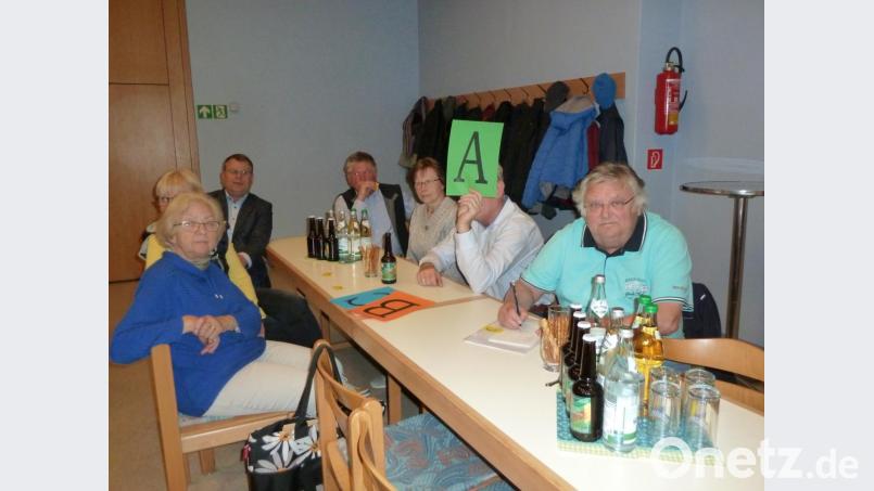 A, B oder C? Beim Quiz &quot;Wer wird Schöpfungschampion?&quot; beantworten die Besucher in Gruppen verschiedene Fragen, etwa zum Thema Nachhaltigkeit. Bild: wrm