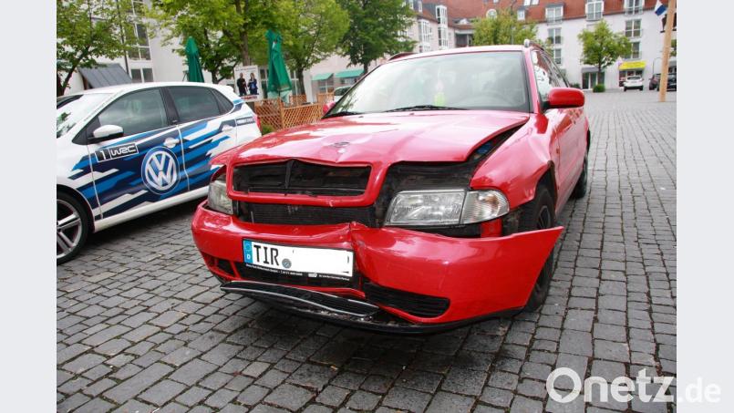 Bislang ungeklärt ist die Frage, wie es am Mittwoch gegen 13.40 Uhr zu dem Unfall am Marktplatz kam. Bild: wro
