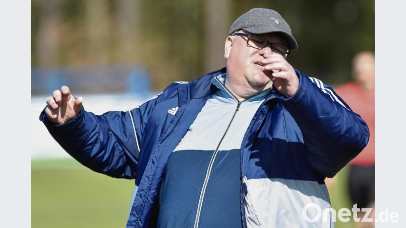 Der Etzenrichter Coach Rüdiger Fuhrmann kennt den Relegationsgegner SV Hahnbach bestens, war er doch dort in der Saison 2017/18 bis zur Winterpause Trainer. Bild: Alfred Schwarzmeier