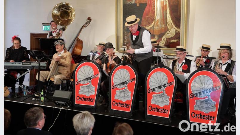 Der Lions-Club Amberg-Sulzbach feiert seine Gründung vor 25 Jahren mit einem Konzert des Regensburger Grammophon-Orchesters. Dabei geht es aber weniger um die eigene Unterhaltung als um einen guten Zweck. Der Erlös ist für das Herzenswunsch-Projekt des Malteser-Hilfsdienstes bestimmt. Bild: Wolfgang Steinbacher