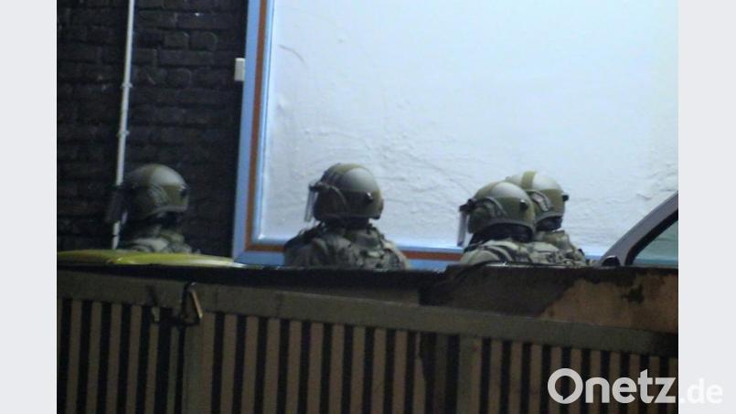 Mehrere Hundert Einsatzkräfte durchsuchten Wohnungen in Essen und zehn weiteren Städten. Foto: ANC-News Bild: -