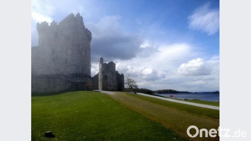 Ross Castle im Killarney Nationalpark am am Ostufer des Lough Leane. Bild: exb