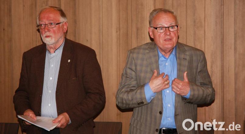 Man habe zum Thema Lärmschutz bereits viel unternommen, betonte das Vorsitzenden-Gespann Herbert Bauer und Gerhard Pöschl (von links). Bild: wro