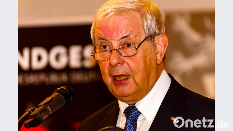 „Das Grundgesetz will aus Erfahrung gut sein“, sagte Prof. Udo Steiner, Bundesverfassungsrichter a.D., zur Entstehungsgeschichte in seiner Festrede in der Spitalkirche. Bild: sus