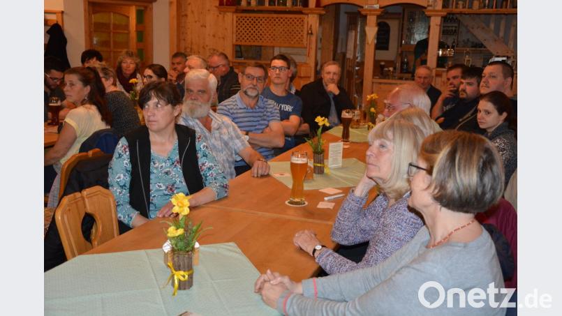 Groß war das Interesse der Hardecker und Maiersreuther an der Informationsveranstaltung des Staatlichen Straßenbauamts im „Adamhof“. Bild: jr