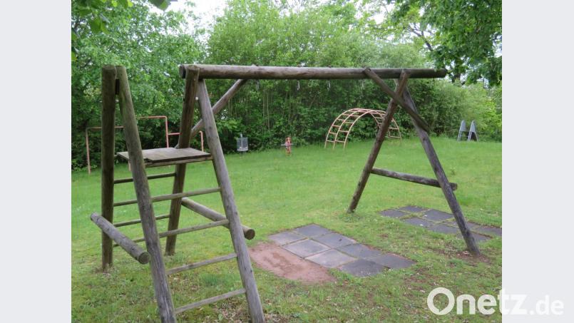 Die Kinder sollen sichere Spielplätze vorfinden. Deshalb soll die desolate Anlage am Sporrer geschlossen werden. Ob sie hier wieder aufgebaut wird oder ein neuer Spielplatz am Infozentrum Rauher Kulm gebaut werden soll, wird in einer der nächsten Sitzungen beschlossen. Bild: ow