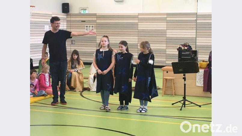 &quot;Kinderoper Papageno&quot; in der Grundschule Neustadt. Bild: exb
