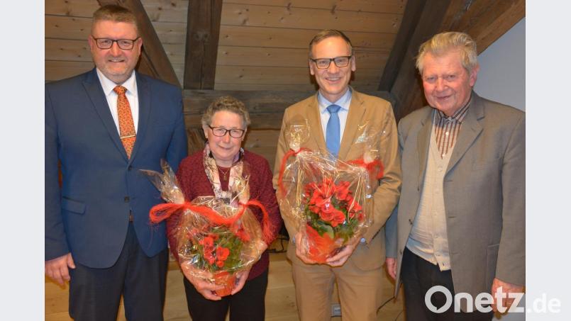 Langjährige Mitglieder ehrte der Obst- und Gartenbauverein Waldsassen. Unser Bild zeigt (von links) Vorsitzender Klaus Schuster, Hildegard Grillmeier, Bernd Sommer und Ehrenvorsitzender Robert Treml. Bild: jr
